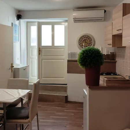 Apartament Augustina *