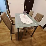 Augustina 아파트