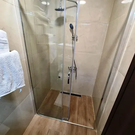 Augustina شقة روفينج