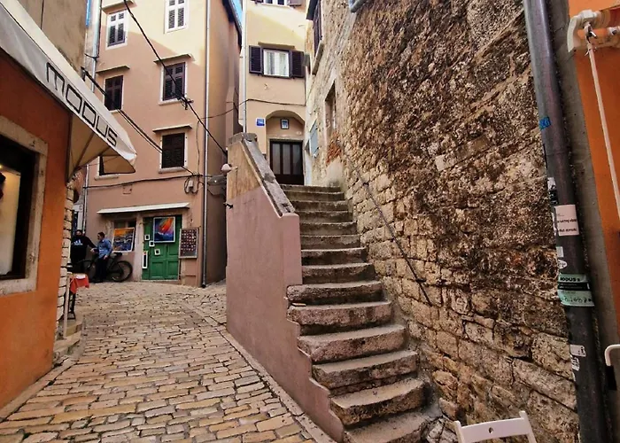 Augustina 아파트 로비니